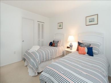 Two Bedroom Walk to Beach Rental Condo in Siesta Key